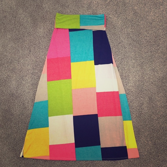 no brand Dresses & Skirts - Long Colorful Maxi Skirt Size M 💕